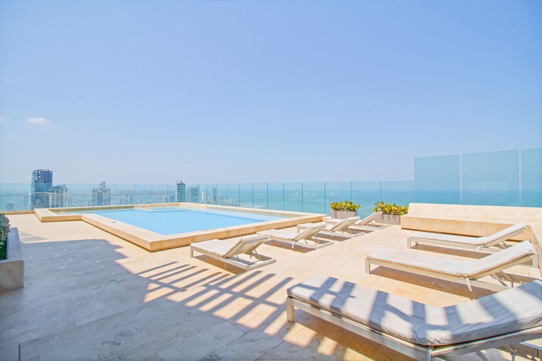 2 utendørsbassenger