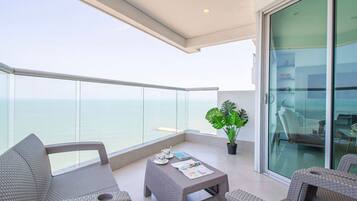 Superior Apartment | Terrace/patio