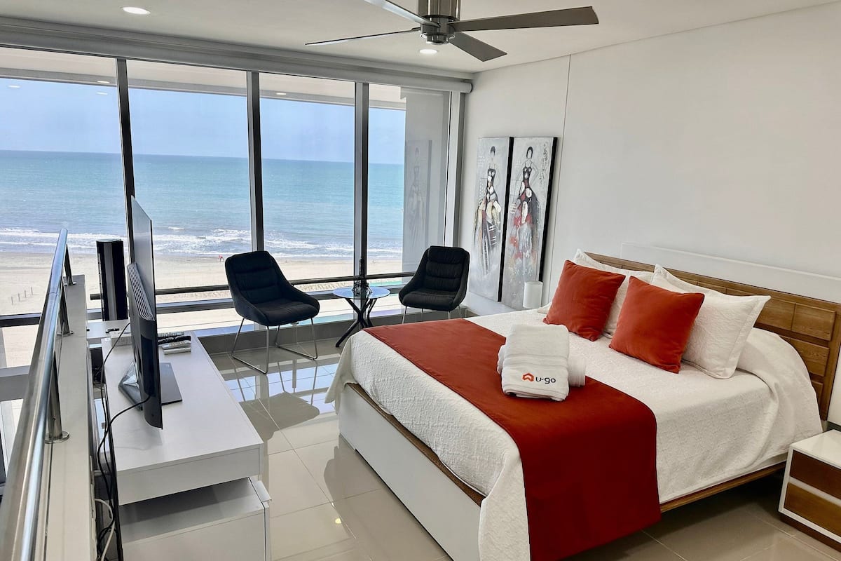 Egyptian cotton sheets, premium bedding, pillowtop beds