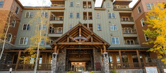 Remodeled modern ski-in/ ski-out condo in Keystone, 1 bd/1 ba, sleeps 4