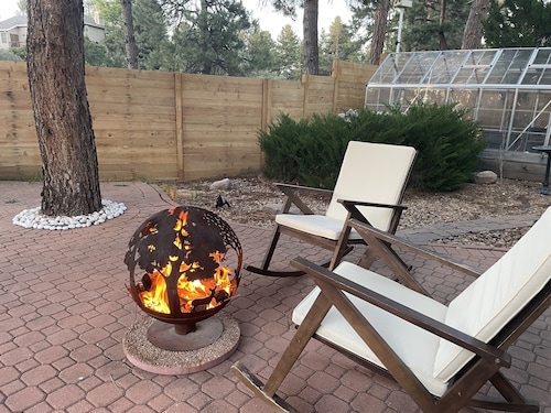 NEW! Peaceful & Private 2BR Guest Suite In The Pines