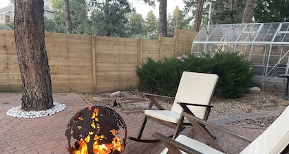 NEW! Peaceful & Private 2BR Guest Suite In The Pines