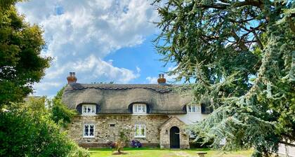 Little Halt, Freshwater, Sleeps 10 guests