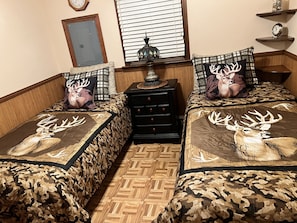 2 bedrooms, iron/ironing board, travel cot, free WiFi