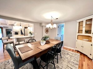 Dining - 4 BR/2.5 BA Lake House | Pets OK | Fire Pit | Dock (Tully)