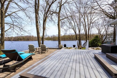 4 BR/2.5 BA Lake House | Pets OK | Fire Pit | Dock