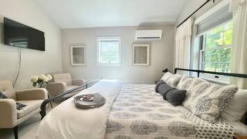 4 bedrooms, iron/ironing board, travel cot, WiFi