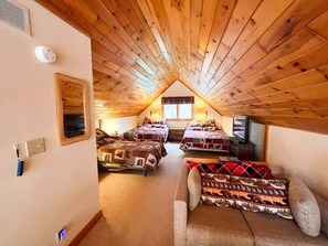 3 bedrooms, iron/ironing board, travel cot, WiFi