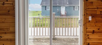 Catch on the Canal - Waterfront Getaway Near Casino, Dining & Entertainment