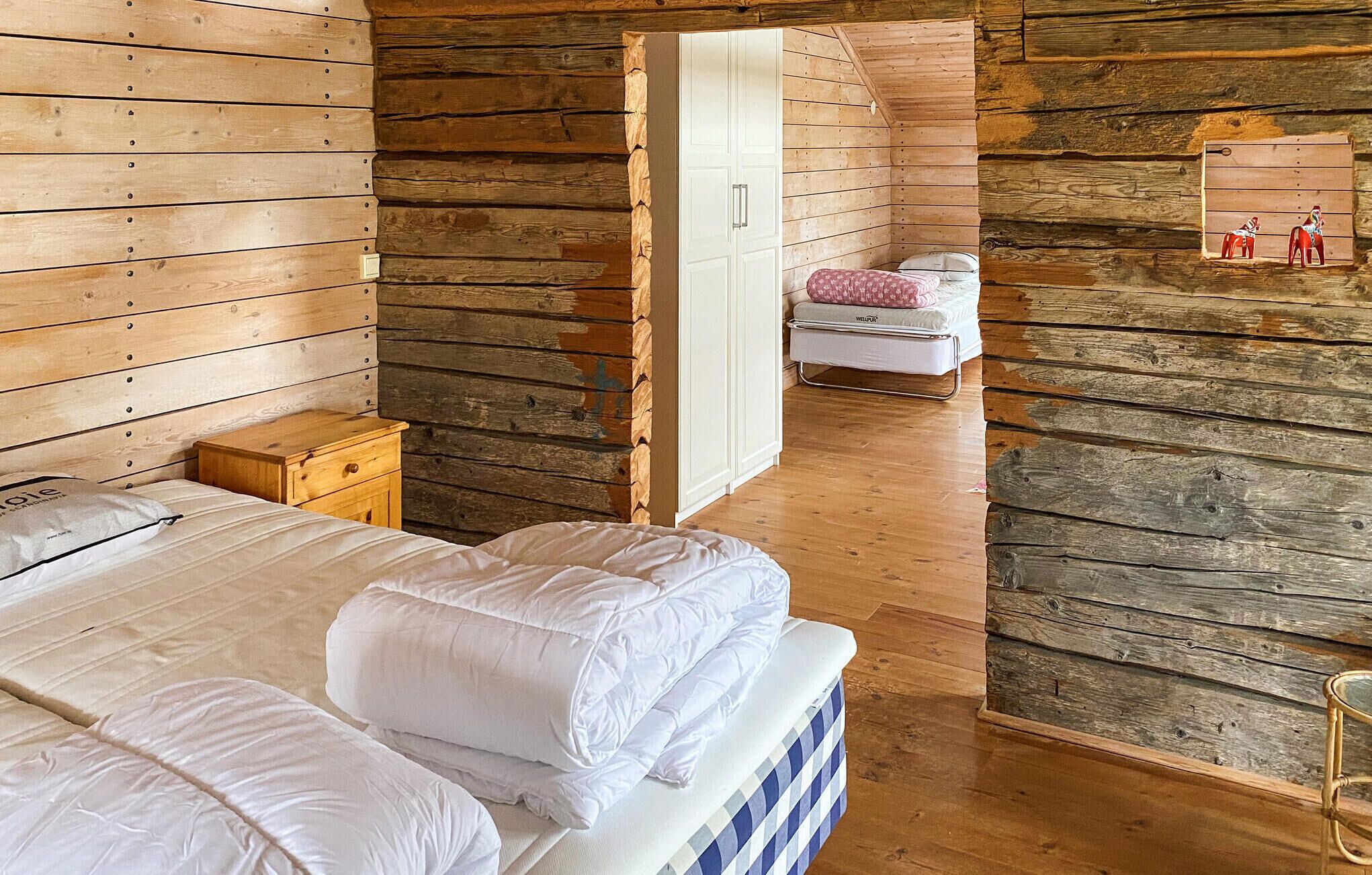 4 bedrooms, travel crib, free WiFi, bed sheets