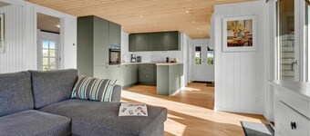 Amazing home in Juelsminde with WiFi