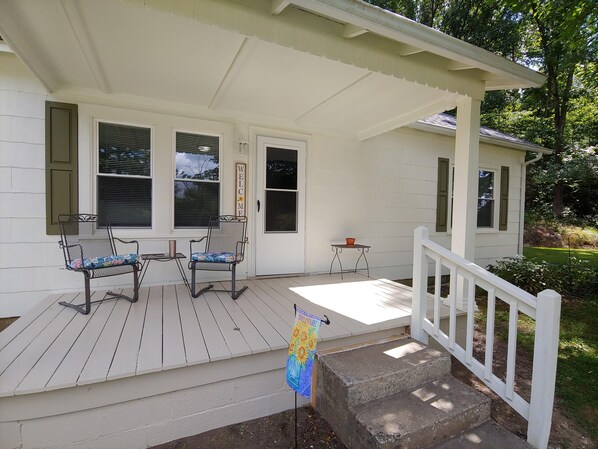 Terrace/patio - Red River Gorge Cottage (Pine Ridge)