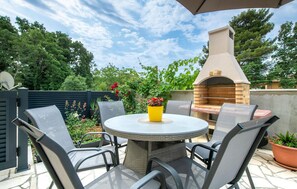 Outdoor dining - Stunning home in Labin (Labin)