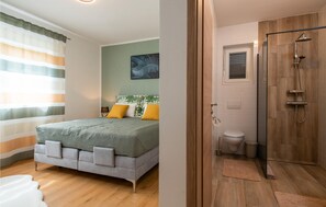 3 bedrooms, in-room safe, iron/ironing board, travel cot - Stunning home in Labin (Labin)