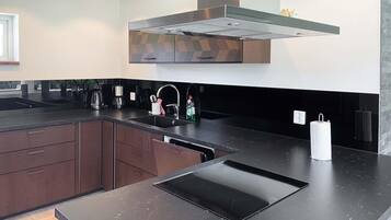 KylskÄp, ugn, spishÀll och diskmaskin