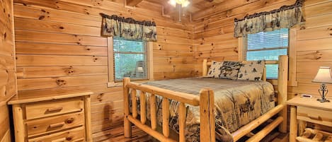 5 bedrooms, WiFi (free), bed sheets