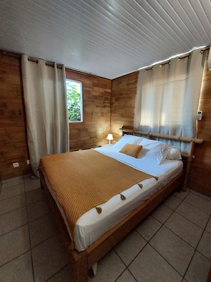 4 chambres, fer et planche à repasser, Wi-Fi gratuit, draps fournis