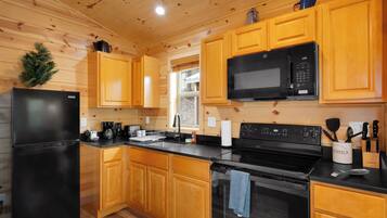 Micro-ondes, four, plaque de cuisson, cafetière/bouilloire