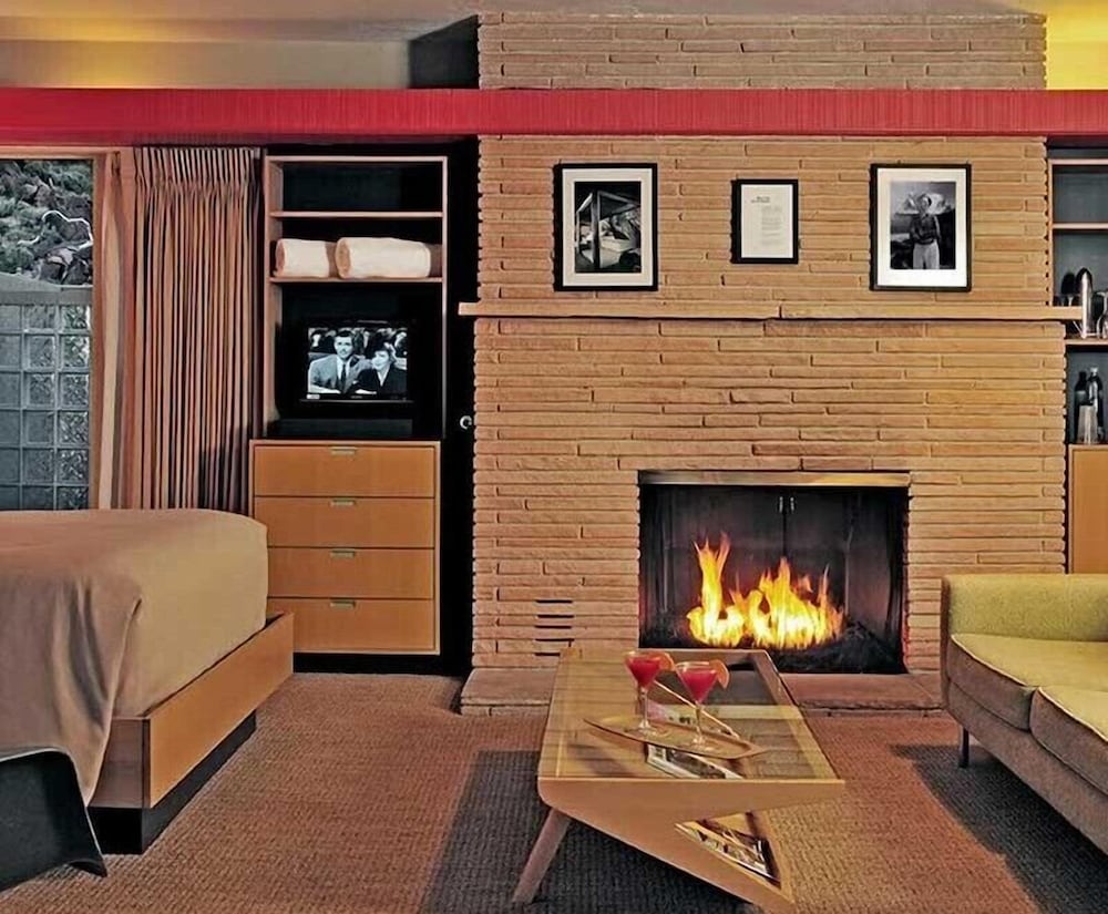 Orbit In Hotel by null