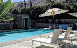 Outdoor pool - Orbit In - 21 and Over - A Town & Desert Boutique Hotel (Palm Springs)