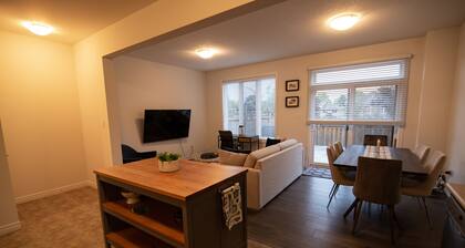 Modern & Cozy Retreat -Lake Ontario & Wine Country