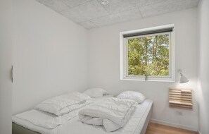 6 bedrooms, travel cot, free WiFi