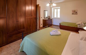5 Schlafzimmer, Reisekinderbett, kostenloses WLAN