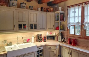 Fridge, oven, stovetop, dishwasher - Beautiful home in Salbris (Salbris)