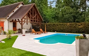 Outdoor pool - Beautiful home in Salbris (Salbris)