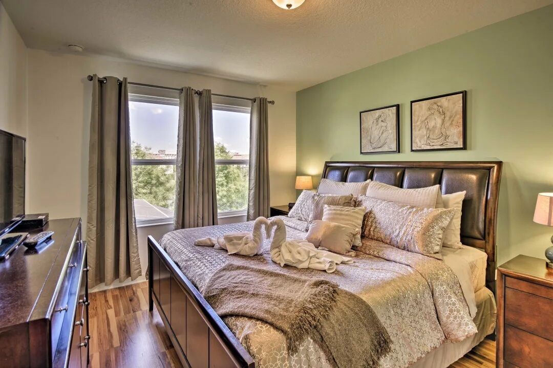 4 makuuhuonetta, työpöytä, silitysrauta/-lauta, ilmainen Wi-Fi