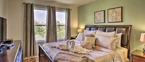 4 makuuhuonetta, työpöytä, silitysrauta/-lauta, ilmainen Wi-Fi