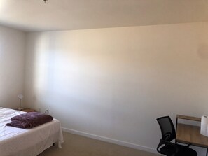 2 habitaciones, tabla de planchar con plancha y wifi 
