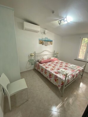 2 bedrooms, iron/ironing board, travel crib, free WiFi