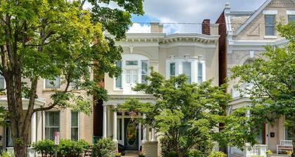 Charming Fan District Getaway