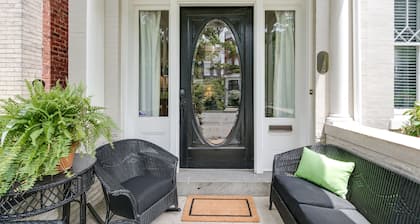 Charming Fan District Getaway