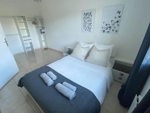 3 soverom, skrivebord, strykejern/-brett og wi-fi (inkludert)