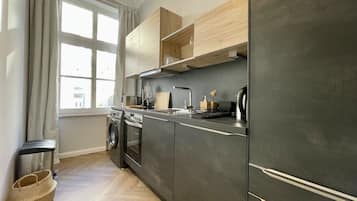 Kühlschrank, Ofen, Herdplatte, Geschirrspüler