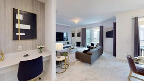 TV - ADVENTURE AND BEAUTIFUL AT STOREY LAKE - 6BR/5BA (Kissimmee)