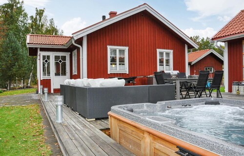 Stunning home in Karlstad with sauna