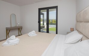 4 Schlafzimmer, Reisekinderbett, kostenloses WLAN, Bettwäsche