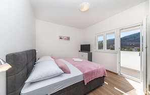 4 chambres, fer et planche à repasser, lit parapluie, Wi-Fi gratuit