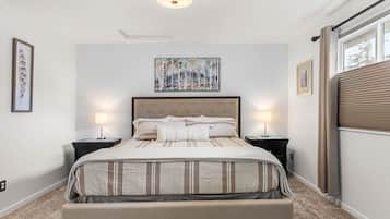 4 bedrooms, desk, iron/ironing board, free WiFi