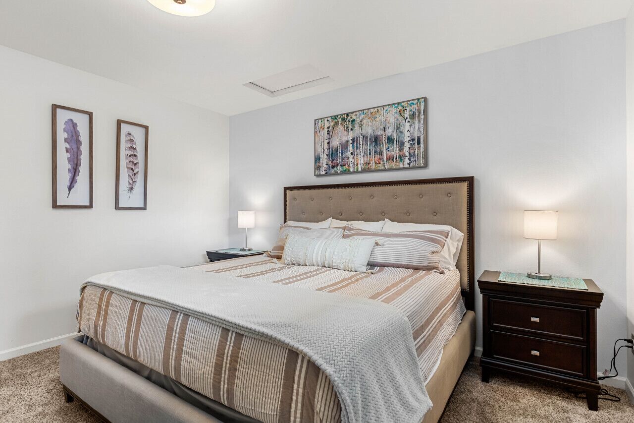 4 bedrooms, desk, iron/ironing board, travel crib