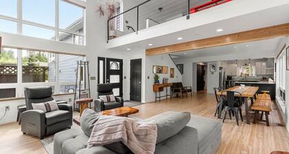 Creekside Retreat, King Bed Near Downtown & Trails, sleeps 14!