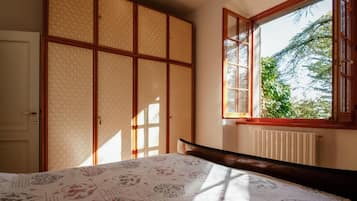 2 Schlafzimmer, Reisekinderbett, kostenloses WLAN, Bettwäsche