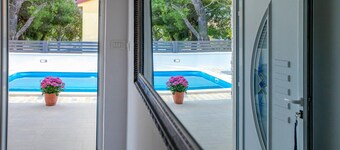 Pet friendly home in Seline