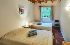 2 chambres, lit parapluie, Wi-Fi gratuit, draps fournis