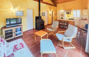 TV - Beautiful home in Ferrières-Poussarou (Ferrières-Poussarou)