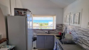 茶具/咖啡用具、冰箱、微波炉、烤箱