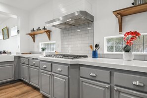 Fridge, microwave, oven, stovetop - 309LQ this 2412 SqFt 3 bedroom casita home at Duna La Quinta (La Quinta)